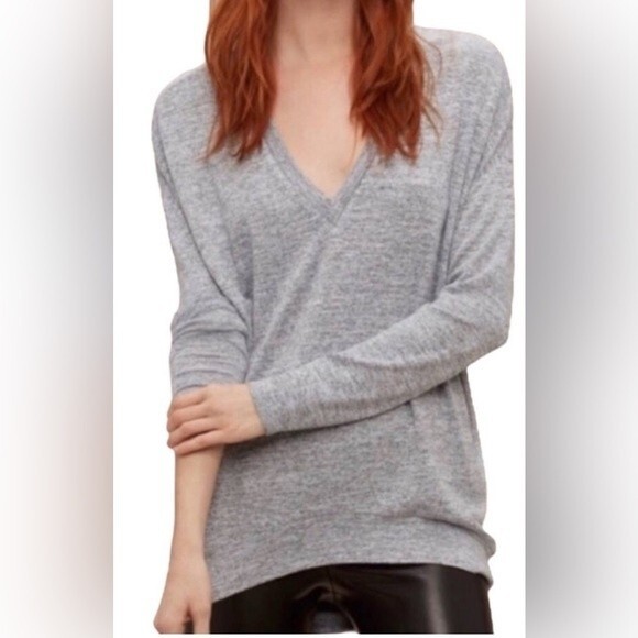 rag & bone Tops - rag & bone VNeck Pullover M
